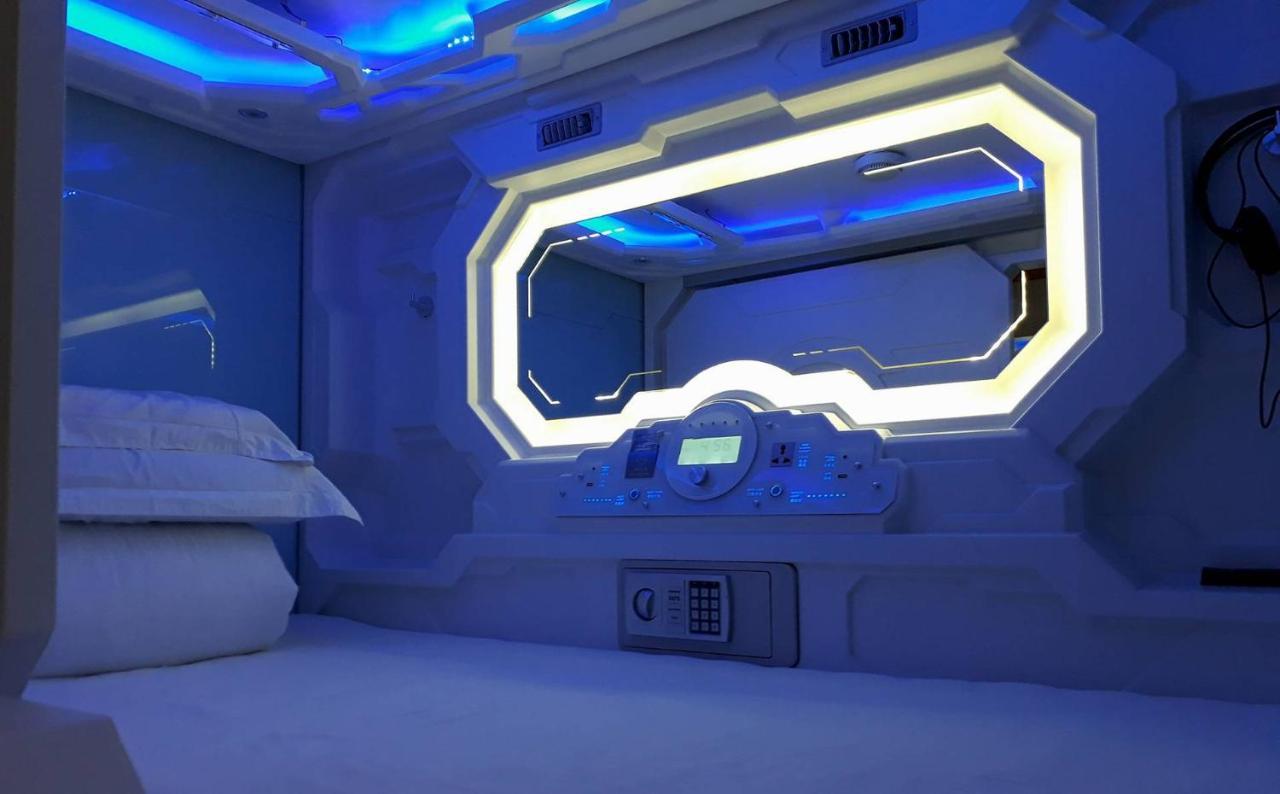 Bestow Capsule Hostel — Photos 3